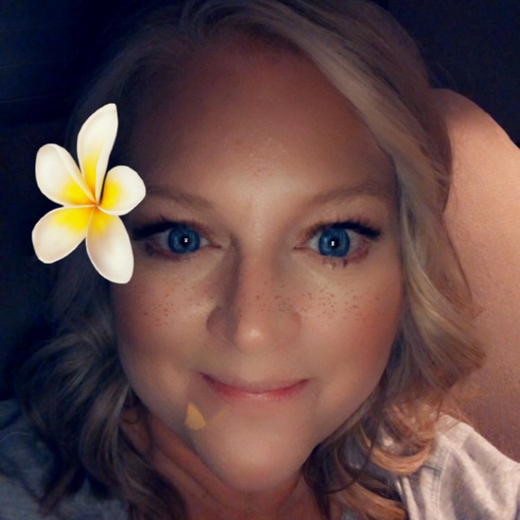 Meet your Posher, Donna - Picture 1 of 1